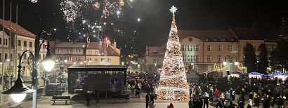 RYNEK W BLASKU FAJERWERKÓW 2025